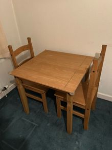 Table & chairs