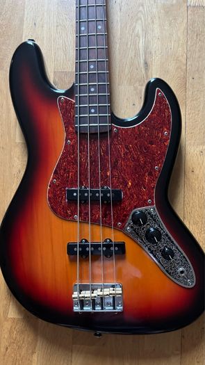 Vintage bass
