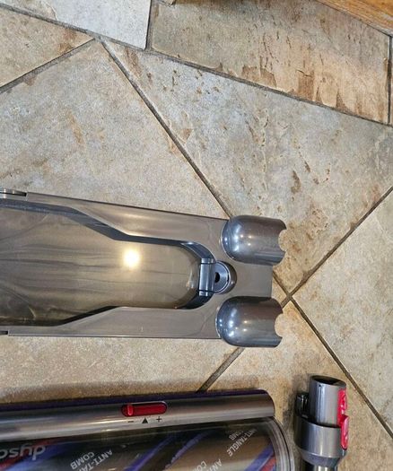 Dyson V15 absolute