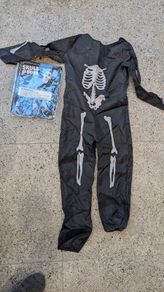 Skeleton costume & scythe