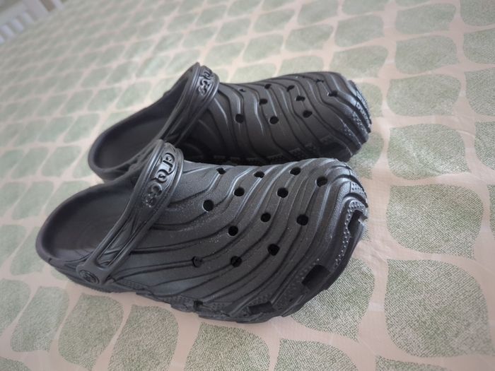 men's Crocs size 9