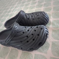 men's Crocs size 9