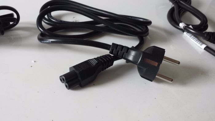 power cables leads
