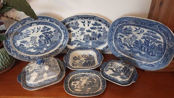 Lovely Blue and White Transferware Willow Pattern Lidless Open Vegetable Dish, Unknown Maker, Most Likely Staffordshire Made