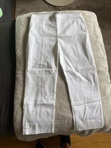 White Cropped trousers
