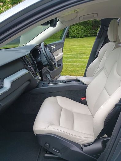 202 Volvo Xc60 D4 Momentum 5dr Automatic - Grey