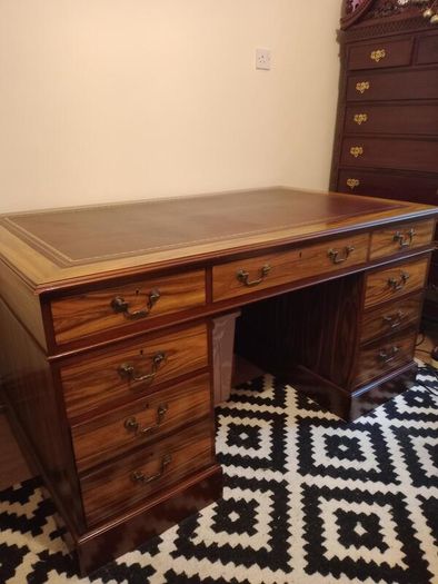 Beautiful Walnut Pedestal Desk Classic Executive Style
