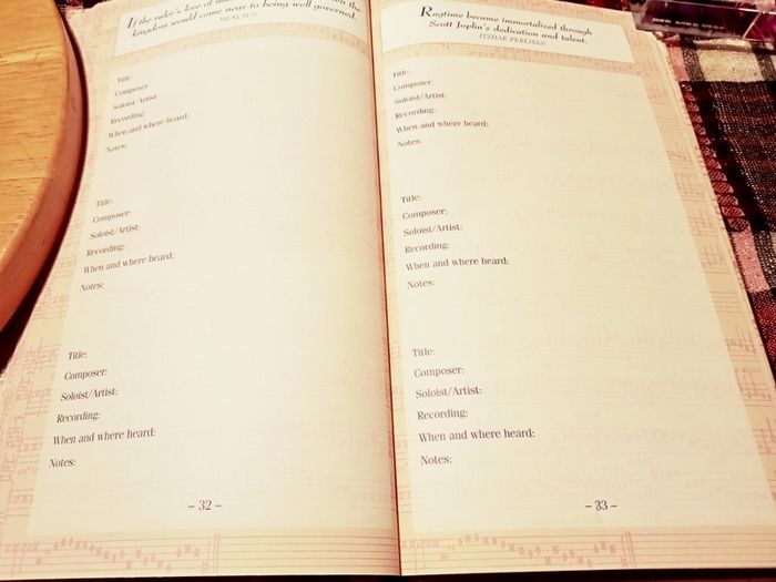 2002. Musical Memo Book.