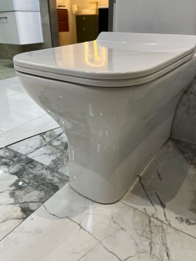 Ex Display Orca Fully shrouded Toilet