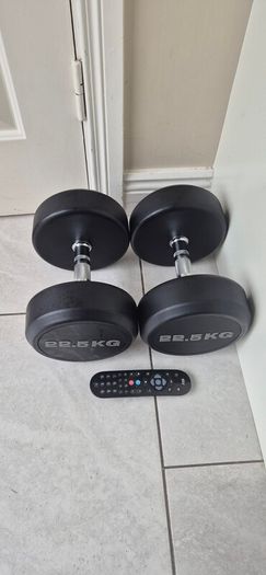 brand new 2x22.5kilo dumbbell weight set