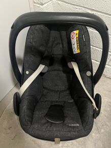 Maxi Cozi Pebble Newborn Car seat with Isofix