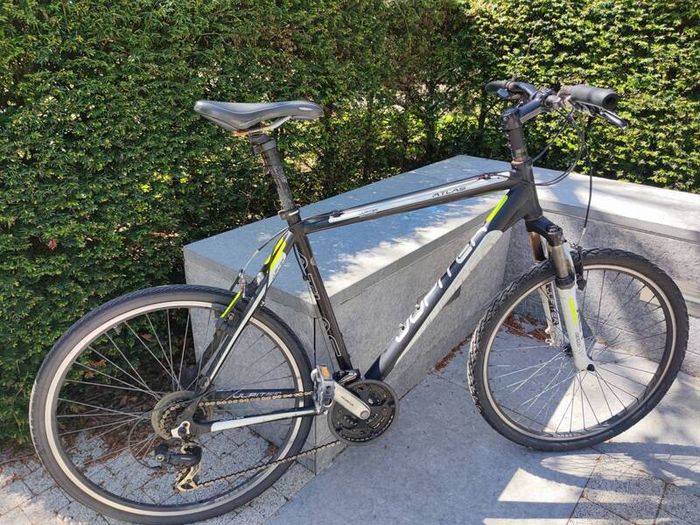 26 in, Bike (bicycle, Galway)