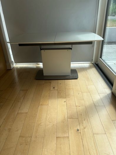 BO Concept dining table for 6 people