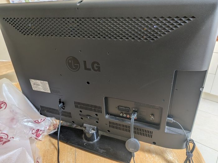 LG 32 inch HD ready TV
