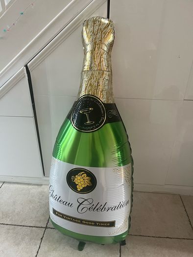 Large champagne bottle ballon