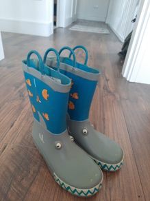 Wellies sharks boys size 1UK