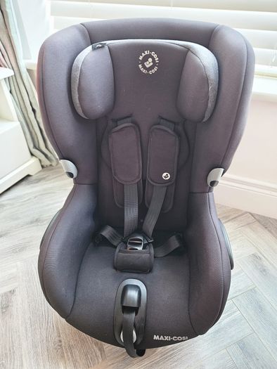 Maxi Cosi Axiss Swivel Car Seat