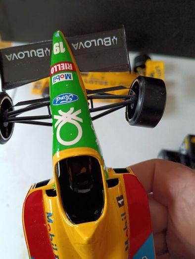 5 NOS Bburago 1/24 Grand Prix Cars