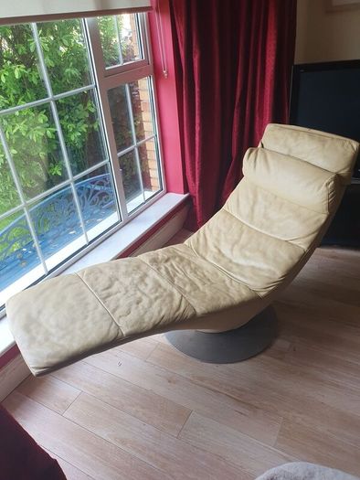 Natuzzi Vintage Modernist  Leather Swivel Chaise L
