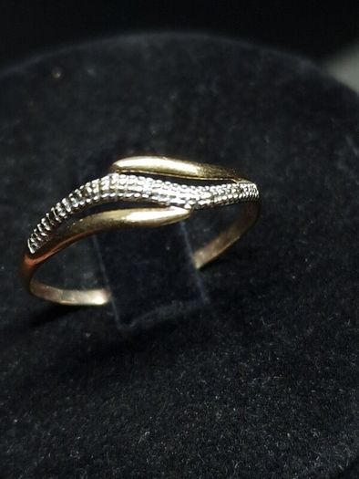 Vintage 9ct Gold Delicate Crossover Ring