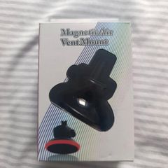 Magnetic phone holder for driving
