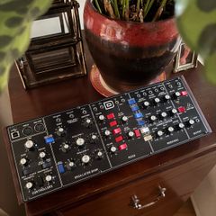Behringer Model D