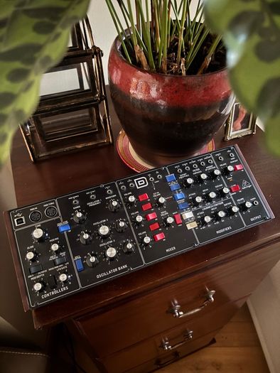 Behringer Model D