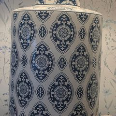 2 large lamps stunning blue /white bronze colour  base rim. 30e each