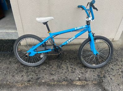 BMX style stunt bike