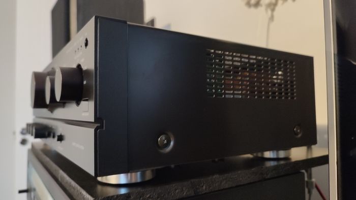 Technics SU-VX620 Amplifier. Genuine Remote. Like new! Cleaned.