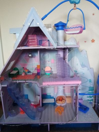 LOL Winter Disco Chalet House