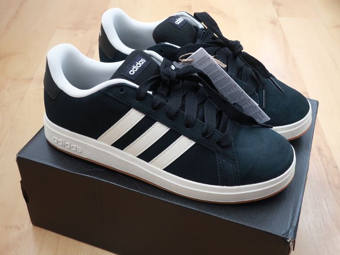Adidas suede sneakers | Size 5.5-6 UK | Brand New