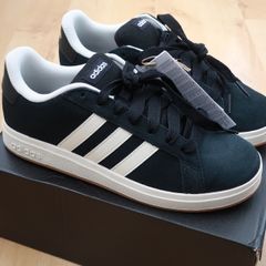 Adidas suede trainers | Size 5.5-6 UK | Brand New