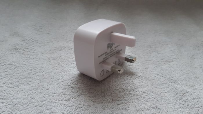 Power Geek Dual Twin USB Port 2.1A Phone Charger White