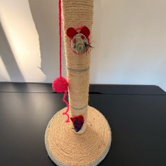 cat scratching post
