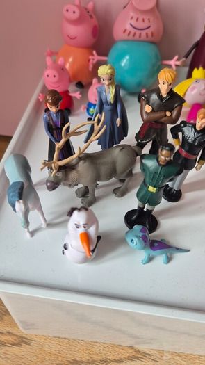 Kids Figures