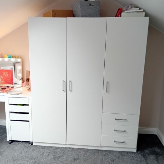 wardrobe
