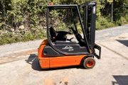 Linde E18 Electric Forklift