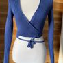 Cardigan cropped top wrap around women size 10 blue Sisley Image 2