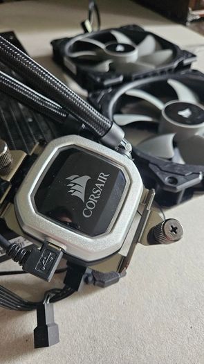 Corsair H100i RGB cpu cooler