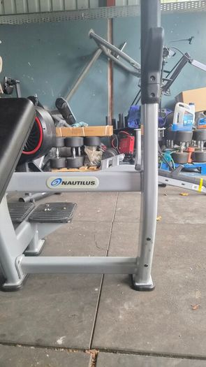 Nautilus Gym Benchs Like New Full Gym Set