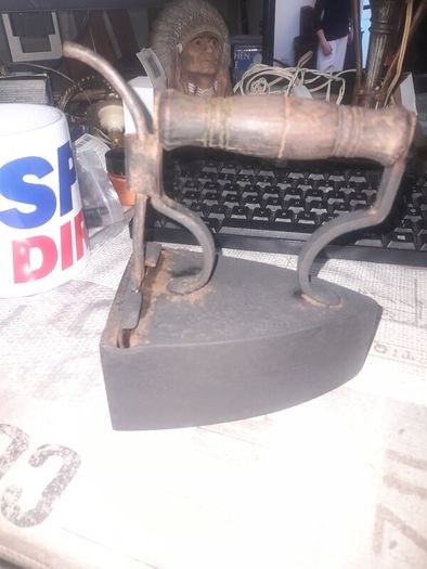 Antique Sad Clothes Iron and Box Iron Price is for 1. Postage Available or Collection on all my items
