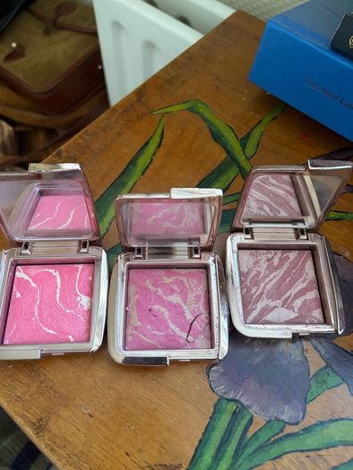 hourglass blush