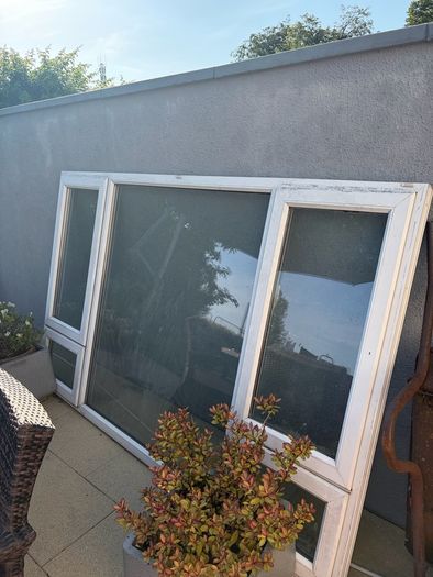 9 x Double Glazed windows