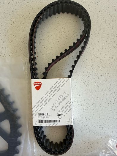 Original Ducati Final drive kit +  toothed belt
