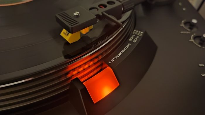 Class Technics SL-2000, full manual turntable. Legend brushless motor.