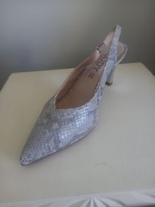 Silver sling back heels - Size 39