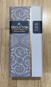 Midleton box with invitation card