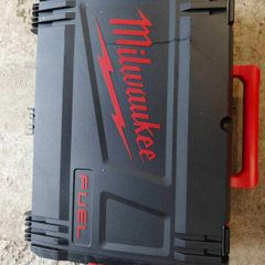 Milwaukee box