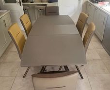 Dining Table (extendable) & 6 Chairs